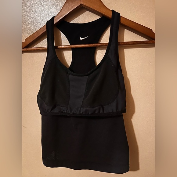 Nike cropped tank top size small - Picture 4 of 4